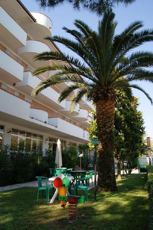 Ankona: BLUMEN HOTEL (SAN BENEDETTO DEL TRONTO) 2*, 2019 m. liepos 10 d. skrydžiui 7 n. nuo 454,00 EUR Ankona: BLUMEN HOTEL (SAN BENEDETTO DEL TRONTO) 2*, 2019 m. liepos 10 d. skrydžiui 7 n. nuo 454,00 EUR